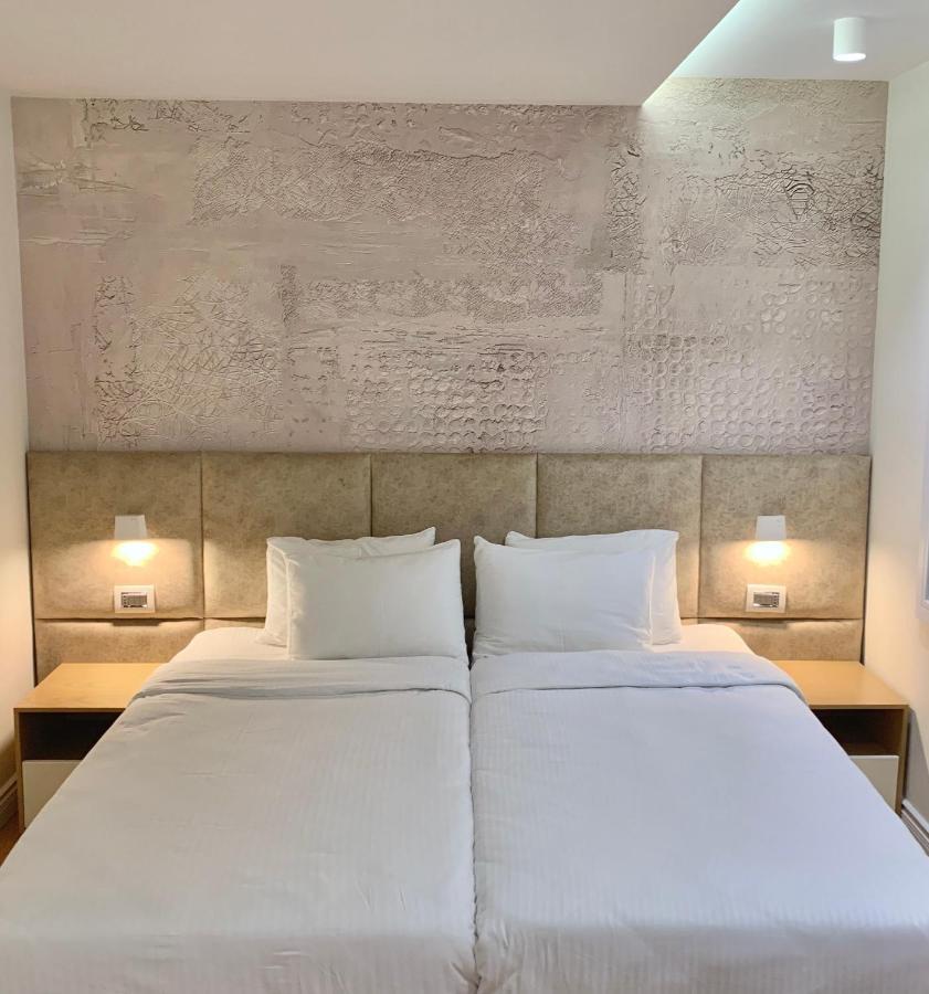 Marina Premium & 4* Wlora