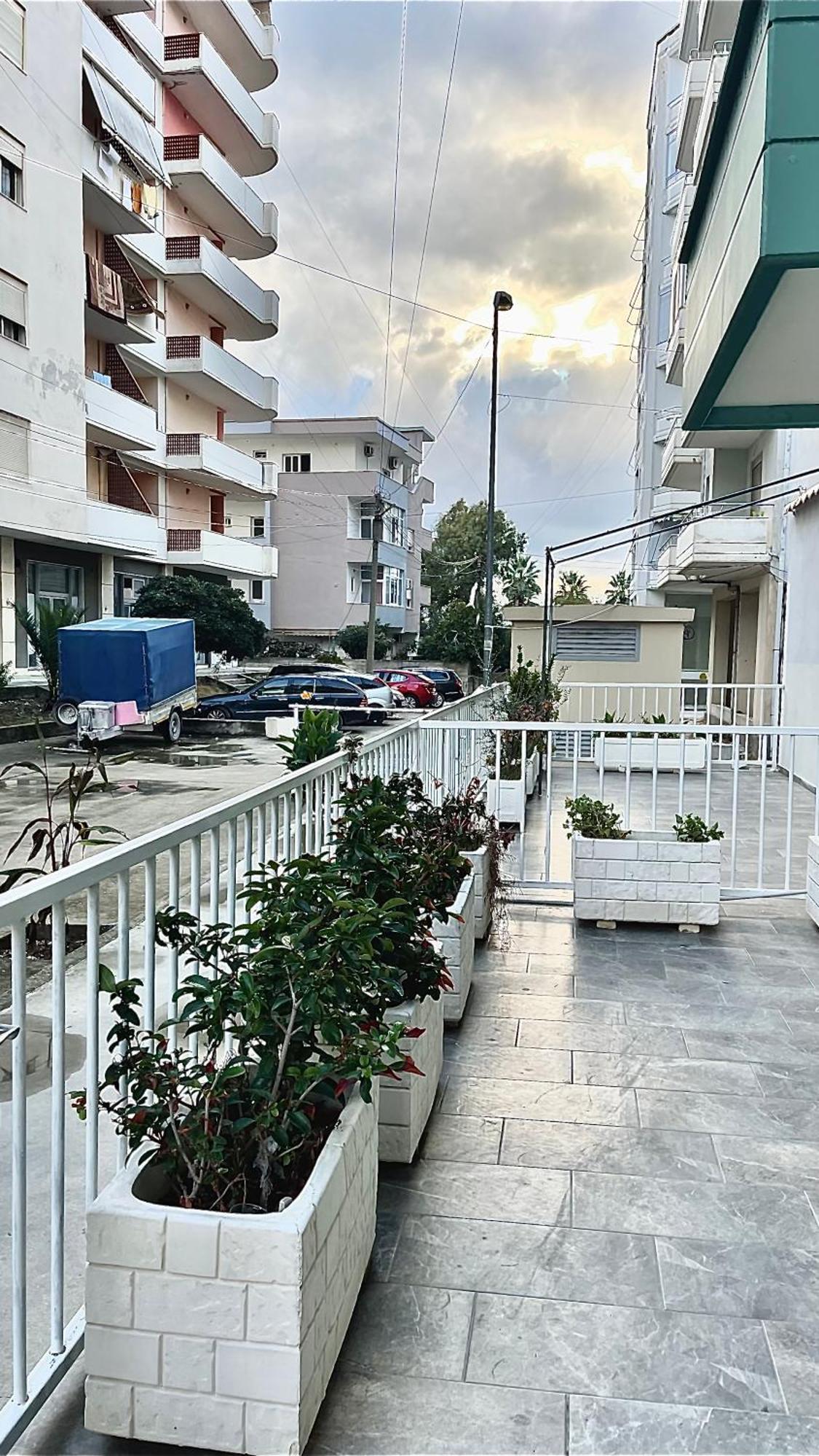 Marina Premium & 4* Vlore